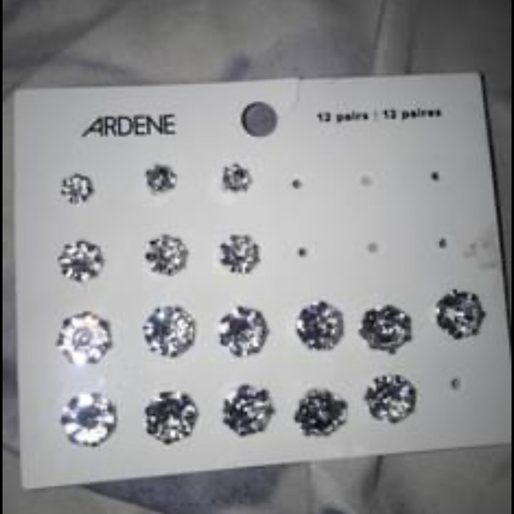 Lot of Earrings - Picture 5 of 5